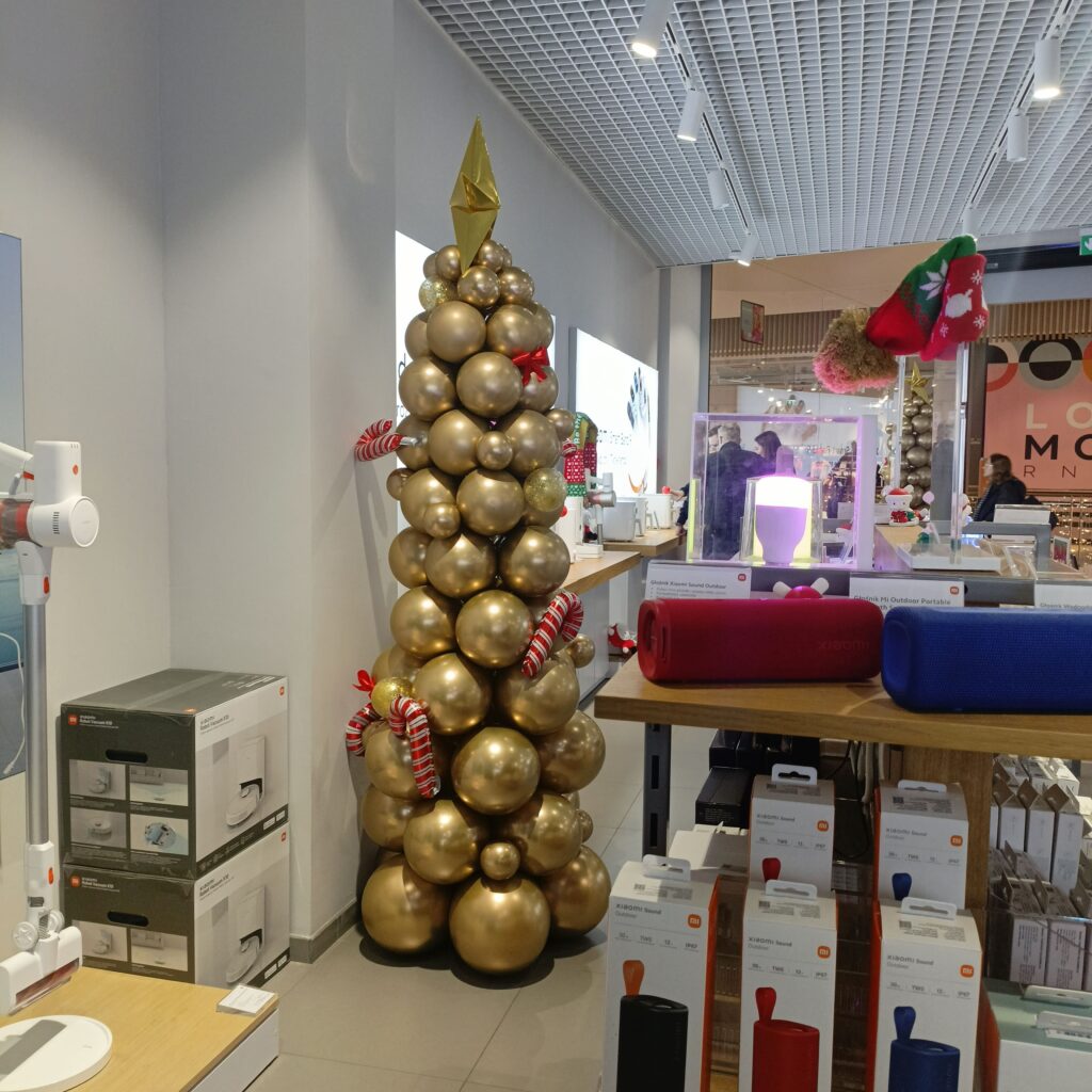 choinka z balonów