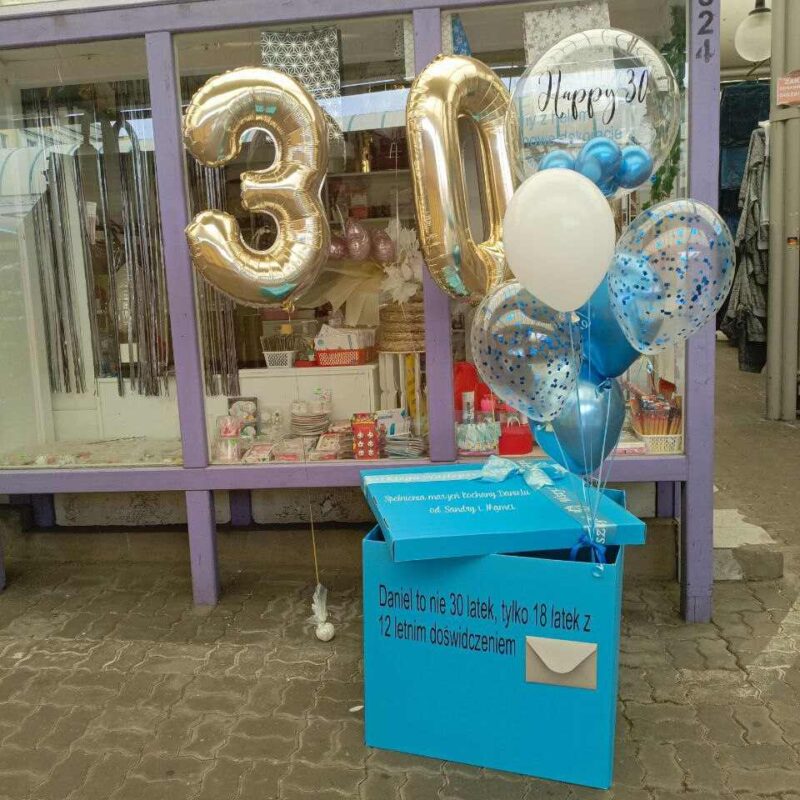 Pudełko z balonami na 30 urodziny
